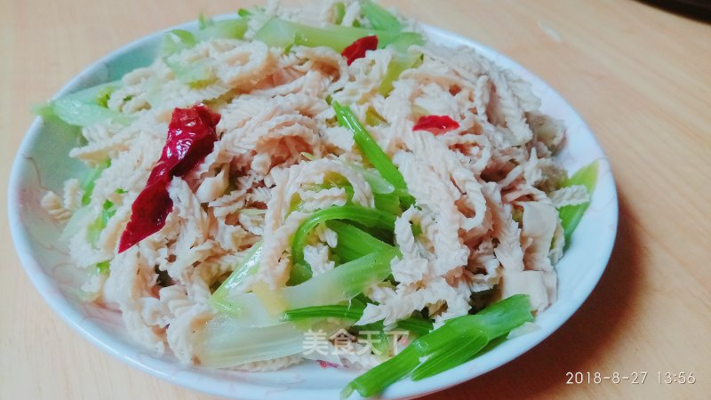 "fresh Food" Celery and Bean Braid Shreds recipe