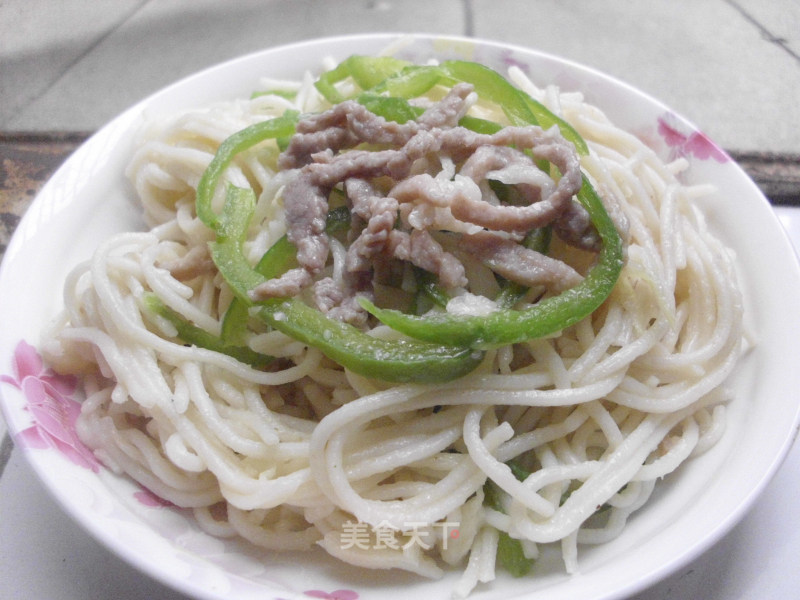 Fried Noodles with Rice and White Pork
