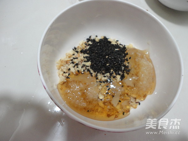 Walnut and Black Sesame Colored Glutinous Rice Balls recipe