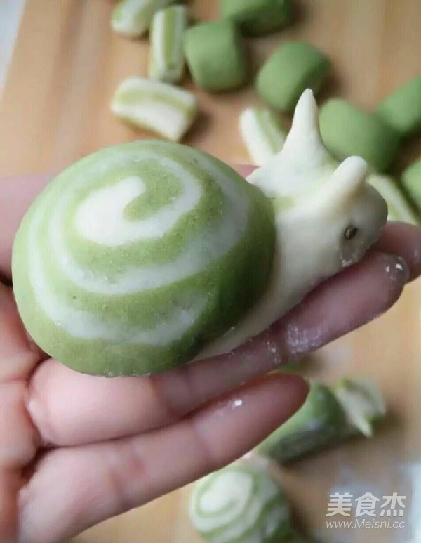 Snail Mantou with Green Sauce recipe