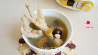 Peanuts, Red Dates and Chicken Feet Soup recipe