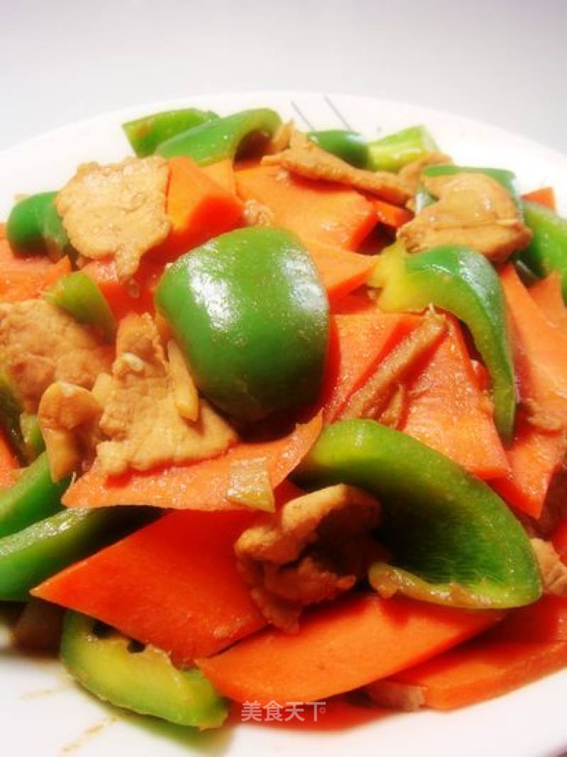 Stir-fried Pork with Green Peppers and Carrots recipe