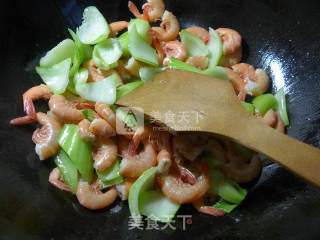 Stir-fried Sea Prawns with Vegetable Stems recipe