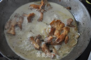 Veal Ball with Chanterelle Cream Sauce recipe