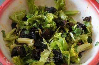 Mixed Lettuce with Black Fungus recipe