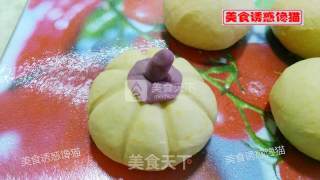 Pumpkin Peanut Buns recipe