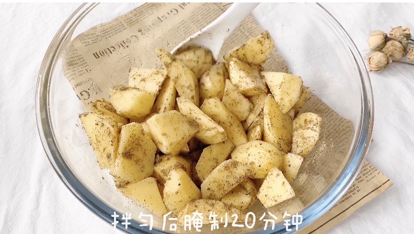 A Must-have for The Drama, Garlic Golden Sand Roasted Potato Wedges recipe