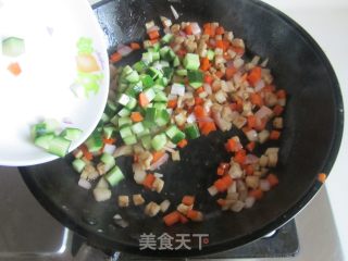 Stir-fried Steamed Buns with Diced Meat and Vegetables recipe