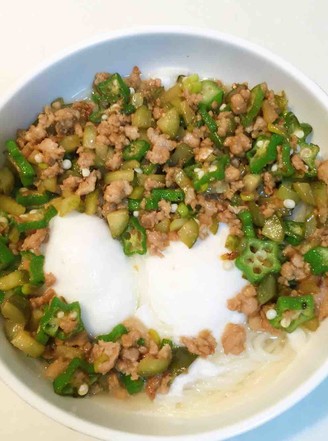 Fried Noodles with Pickled Cucumber and Minced Pork recipe