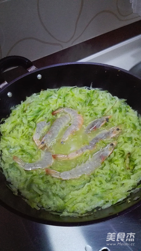 Shredded Radish Stewed Shrimp recipe