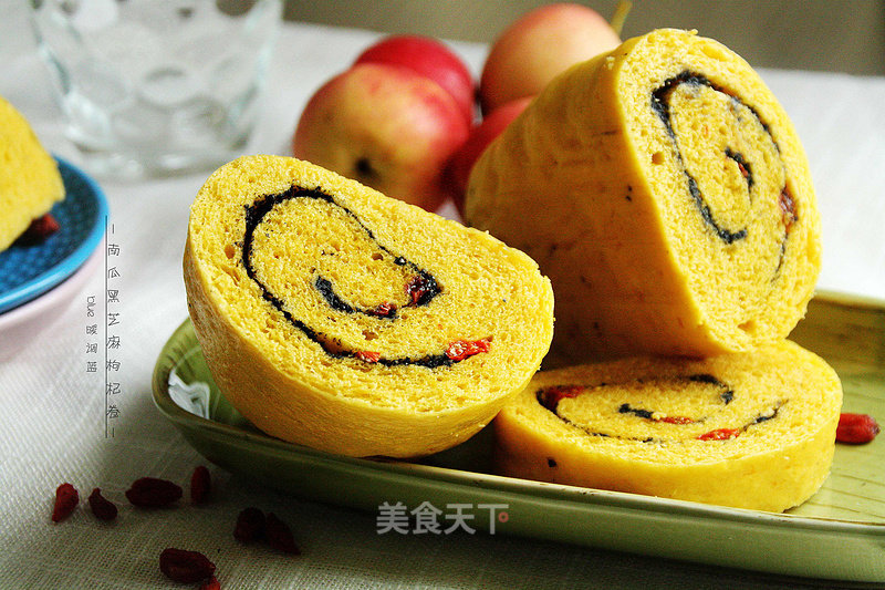 It’s Cool for Autumn: [pumpkin, Wolfberry and Black Sesame Roll] recipe