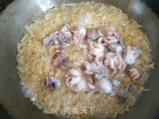 Squid Sauerkraut Soup recipe