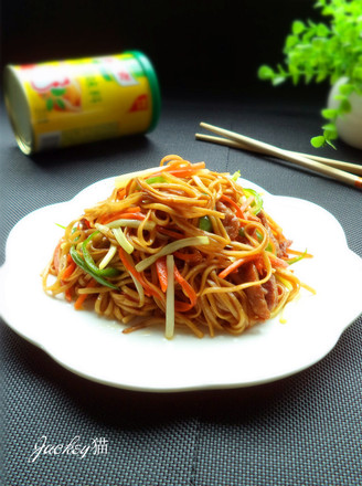 Cantonese Fried Noodles with Soy Sauce recipe