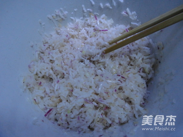 Steamed Dumplings with Radish Soba recipe