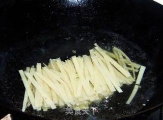 Thousand Slices of Shredded Pork with Fried Leeks recipe
