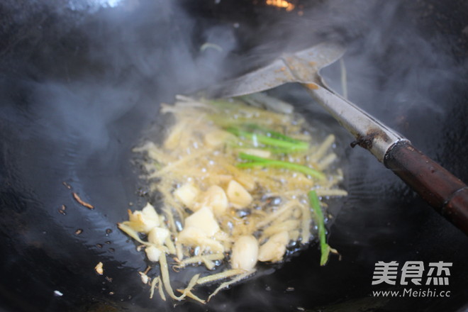 Stir-fried Rice Cake with Swimming Crab recipe