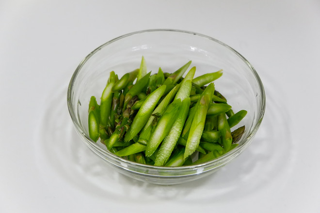 Stir-fried Tremella with Asparagus recipe