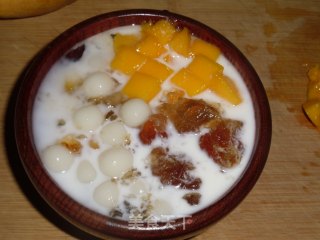 Beauty Dessert-peach Gum Milk Round Soup recipe