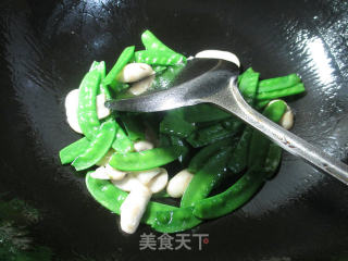 Fried Snow Peas with Mushrooms recipe