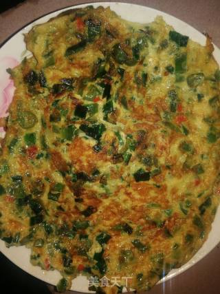 Fried Eggs with Garlic Sprouts recipe