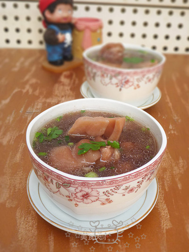 Stewed Pig's Feet with Lotus Root recipe