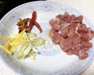 Super Meal Soybean Sprouts Stir-fried Pork-guogomeichu recipe