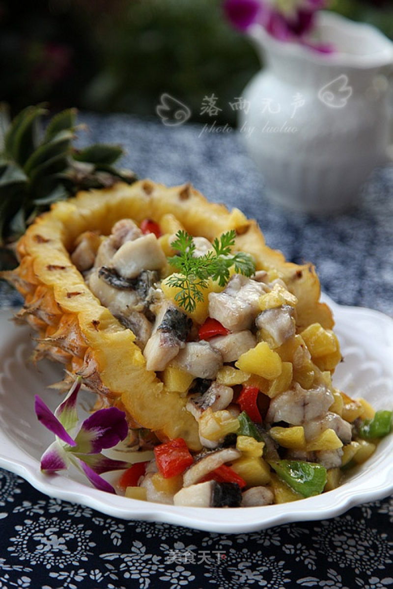 Black Fish Pineapple Cup recipe