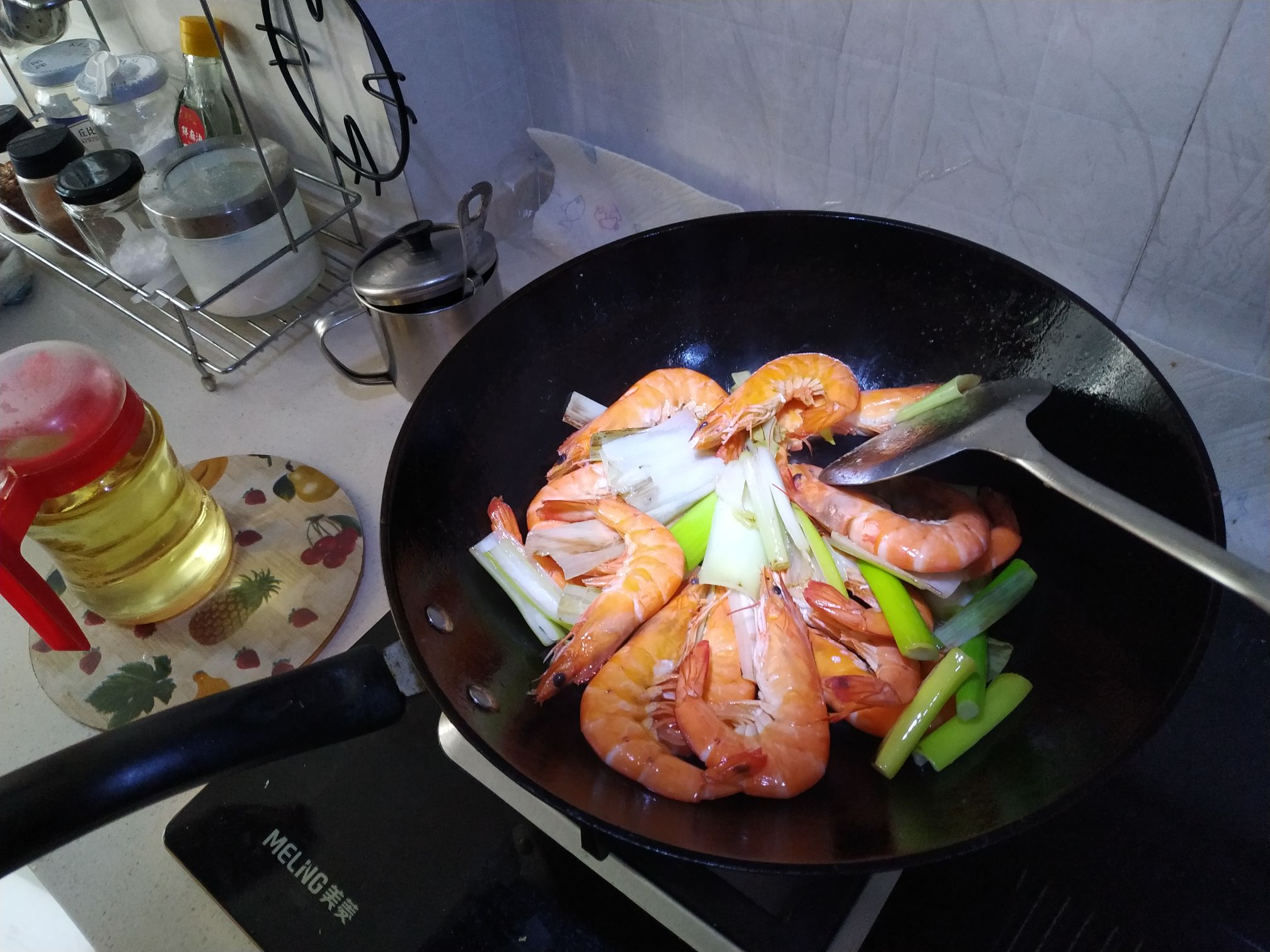 Fried Sea Prawns with Green Onions recipe