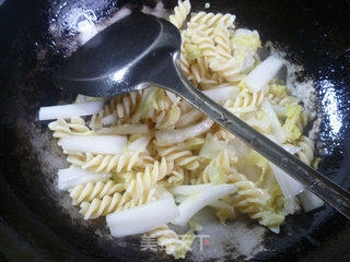 Stir-fried Cabbage Noodles recipe