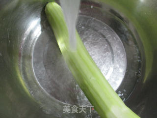 Sheep's Tail Bamboo Shoots Night Blossom Tube Bone Soup recipe