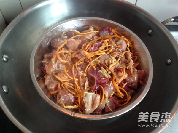 Steamed Chicken with Fresh Cordyceps recipe