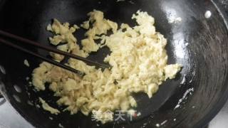 [scrambled Eggs with Seafood and Mushrooms] recipe