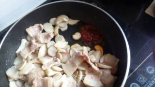 Pleurotus Eryngii Salt-fried Meat recipe