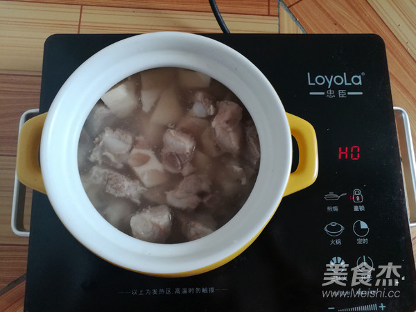 Lotus Root Pork Ribs Soup recipe