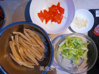Celery Mixed with Yuba recipe
