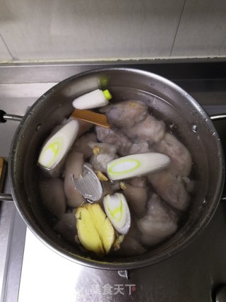 Stewed Pig's Feet with Yam recipe