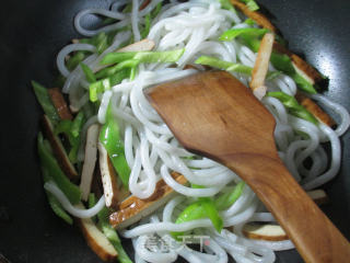 Stir-fried Potato Vermicelli with Green Pepper recipe