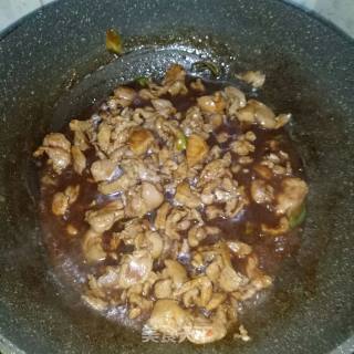 Stir-fried Duck Leg with Sauce recipe