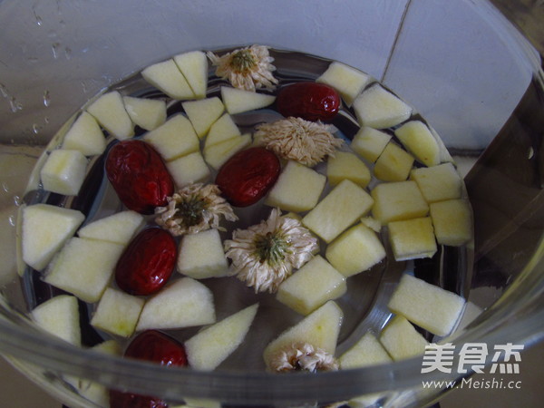 Red Date Apple Chrysanthemum Tea recipe