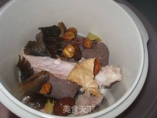 Puffed Fish Gills Stewed Pork Horizontal Lean Meat Soup recipe