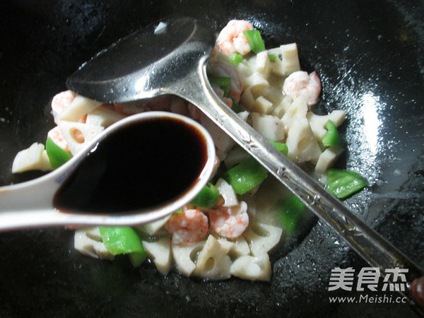 Stir-fried Lotus Root with Shrimp and Spicy Pepper recipe