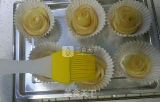 Roasted Apple Rosette Roll recipe