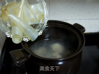 Fish Maw Kelp Tail Bone Soup recipe