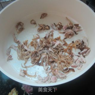 Shredded Eggs and Fungus recipe