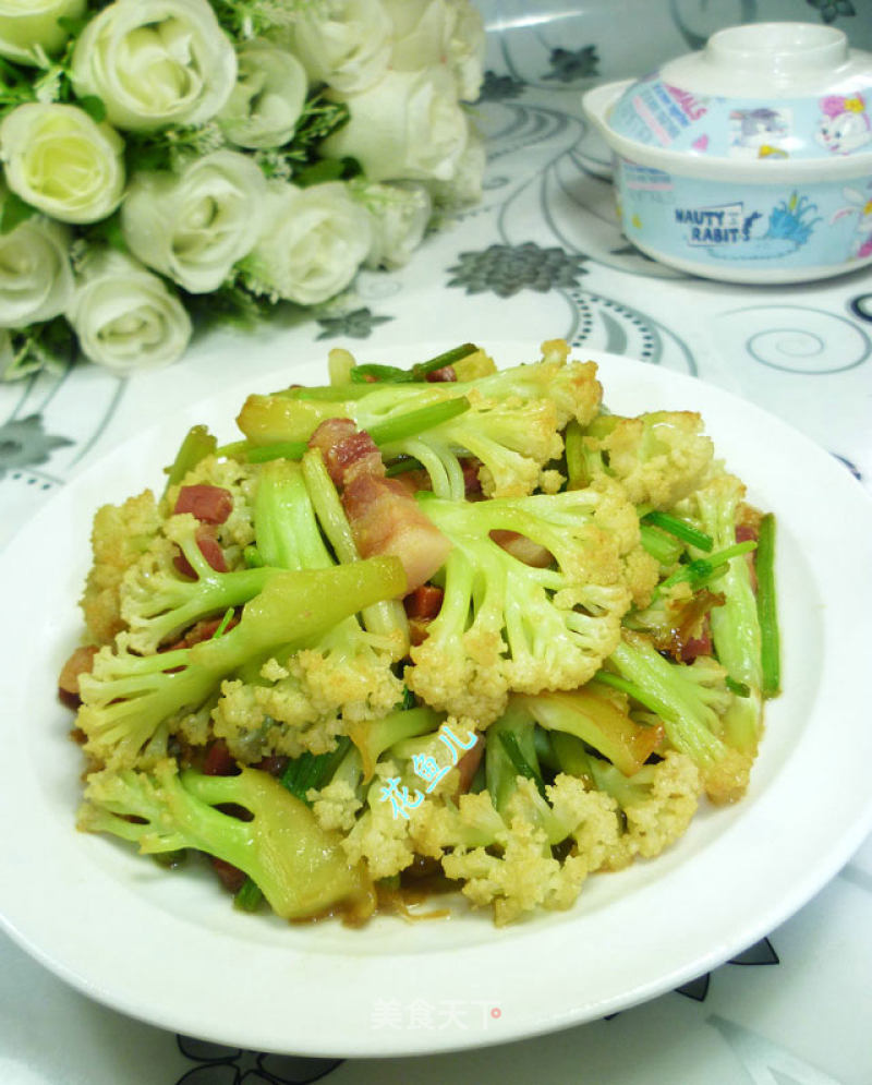 Stir-fried Cauliflower with Celery and Dried Pork recipe