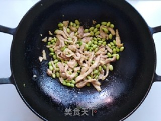 Stir-fried Shredded Pork with Edamame and Green Pepper recipe