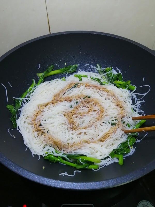 Simple and Delicious~~ Choy Sum Stir-fried Rice Noodles recipe