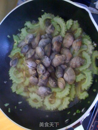 Bitter Melon with Clams recipe