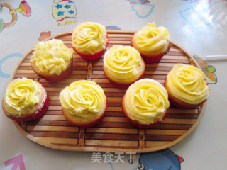 #the 4th Baking Contest and is Love to Eat Festival# Creamy Honey Cup Cake recipe