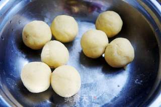 White Noodle Bun with Mung Bean Paste recipe